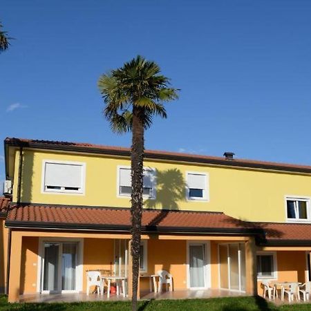 San Lorenzo Apartments Ловречица Экстерьер фото